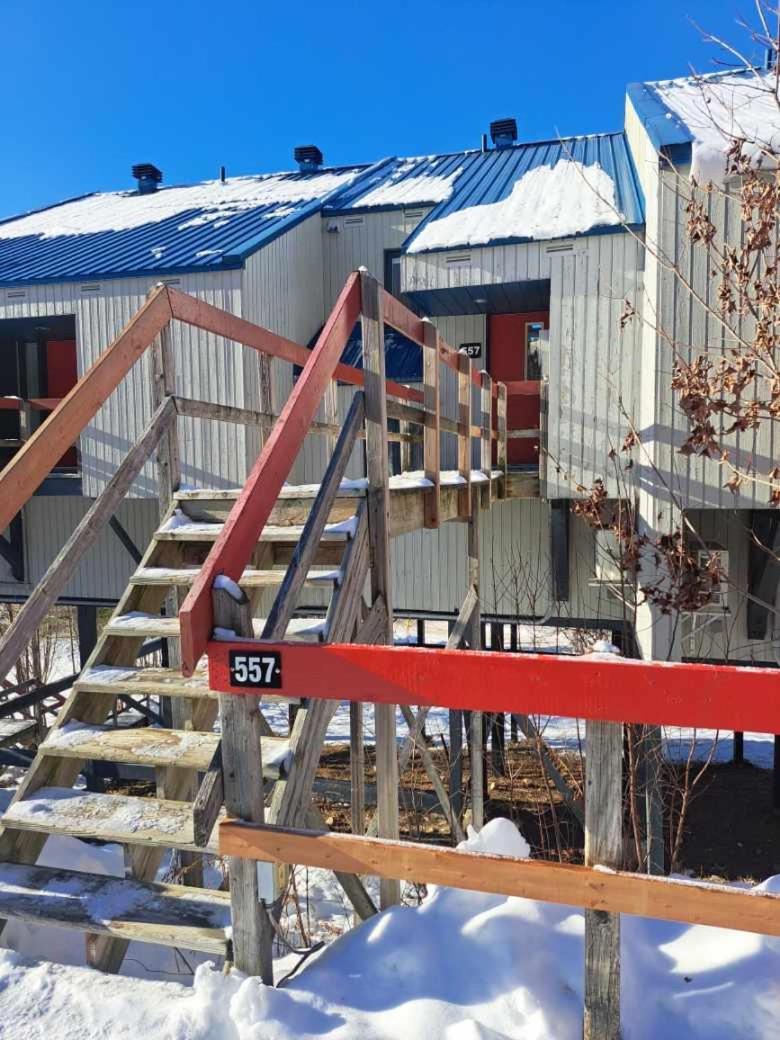 Superbe Condo Face Aux Pentes De Ski Stoneham!!! Exteriör bild